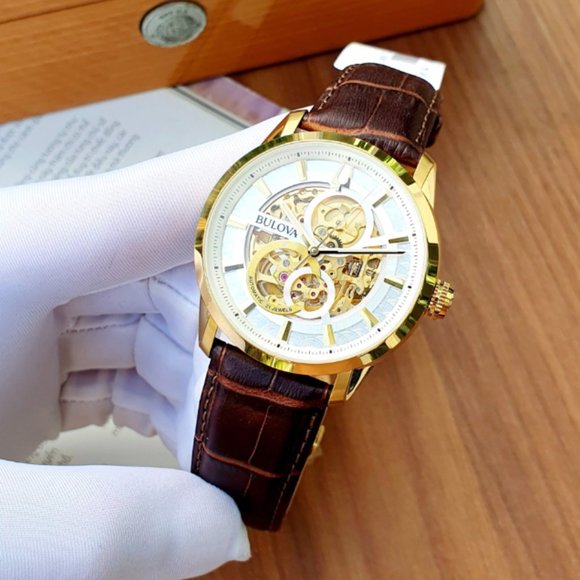 WOW! Mens Bulova Gold Leather Strap Watch